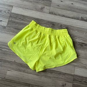 **SOLD** Lululemon Hotty Hot High-Rise Lined 2.5” Electric Lemon